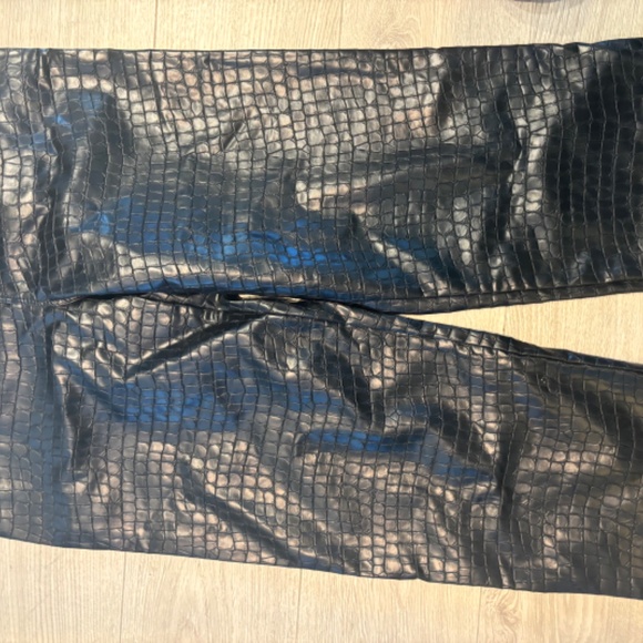 Dynamite Gisele Crock leather pants - Picture 2 of 3